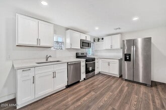 Building Photo - Nice 2 bedroom 2 bath in Chandler!