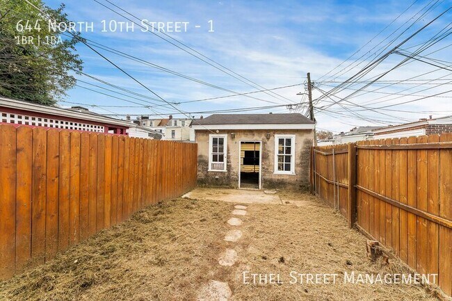 Building Photo - 644 N 10th St