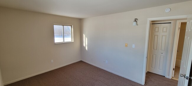 Building Photo - 67460 Van Dyke Ave