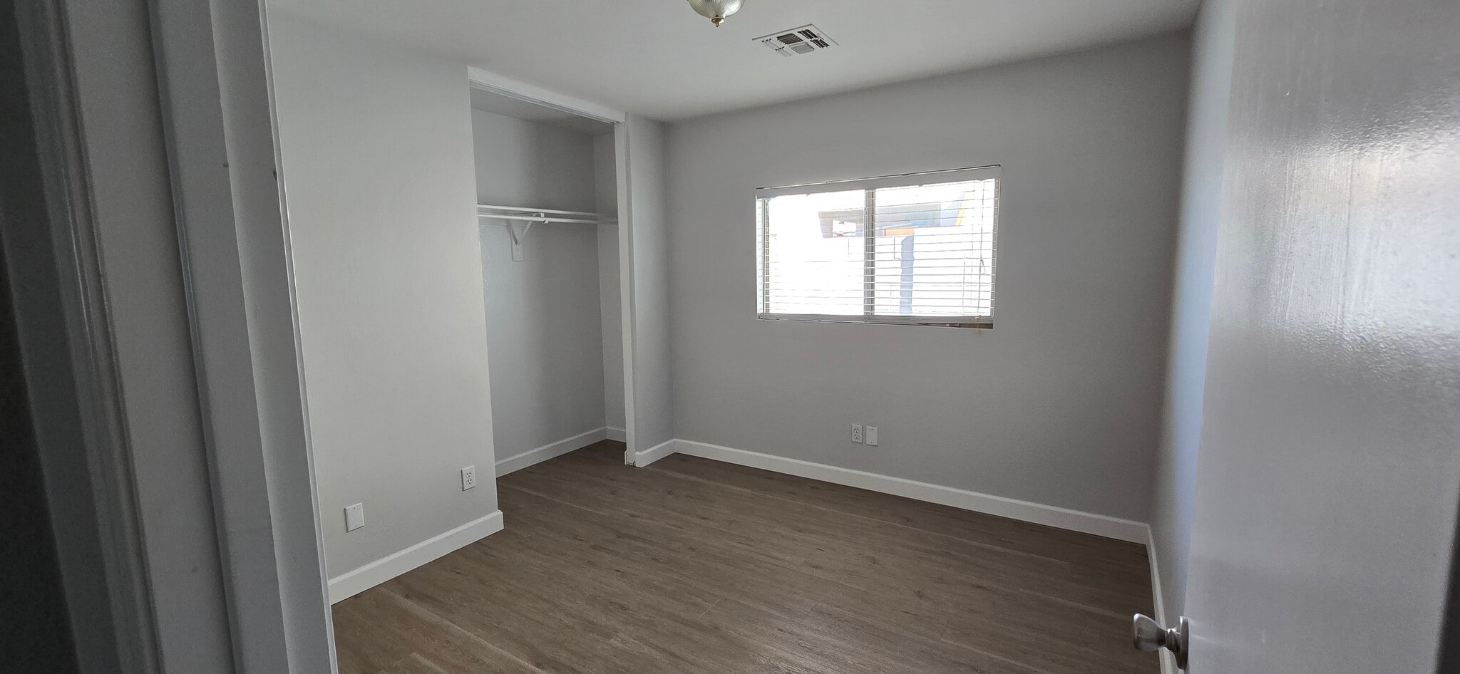 Building Photo - 11602 W Charter Oak Rd