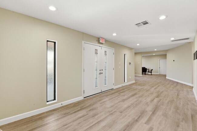 Building Photo - 3911 Fulton St