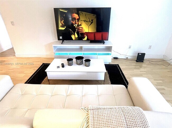 Building Photo - 3255 NE 184th St