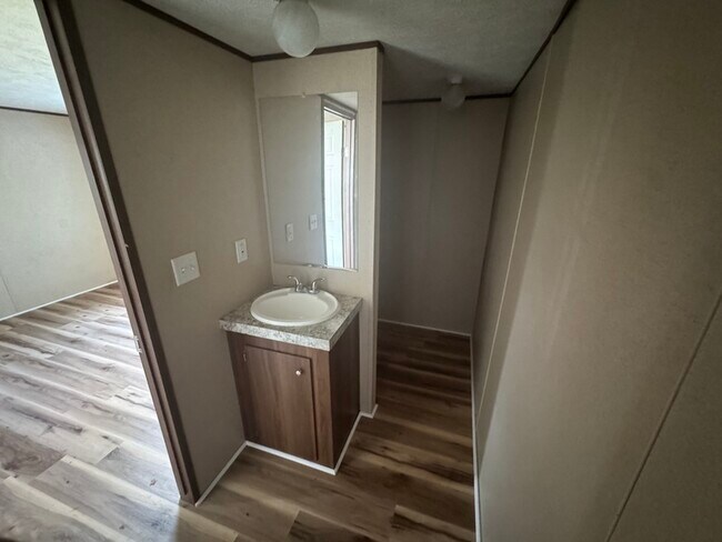 Building Photo - 2208 Cattail Cir