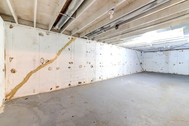 Building Photo - Charming 3-Bedroom Ranch Home in Hazelwood School District