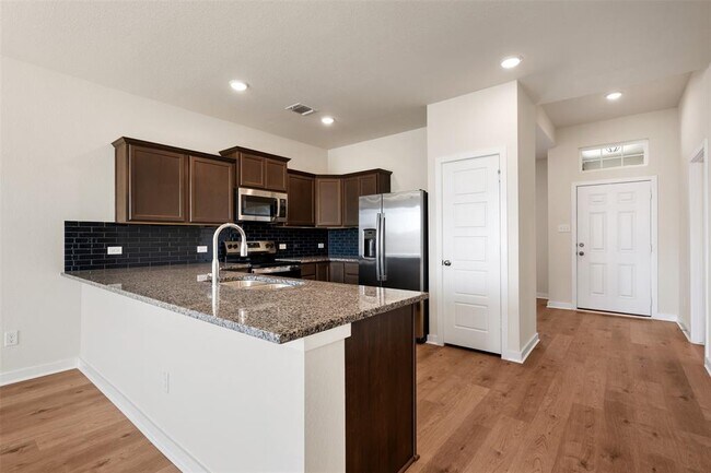 Building Photo - 109 Watch Hl