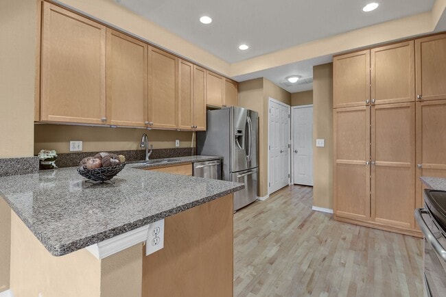 Building Photo - 3bd/2.5ba Snoqualmie Townhome