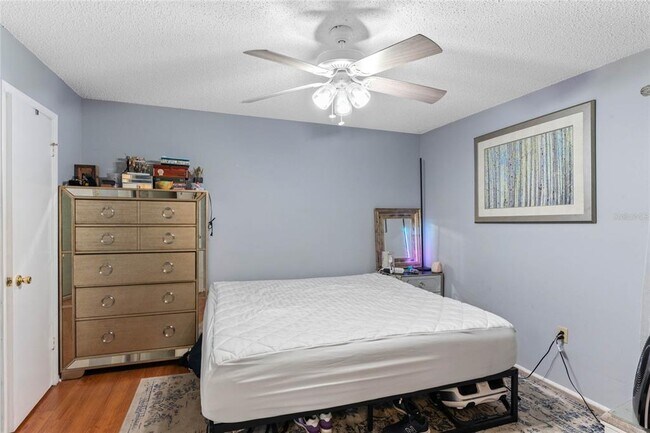 Building Photo - 633 Buoy Ln