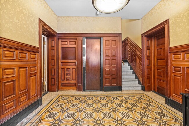 Building Photo - 259 Beacon St