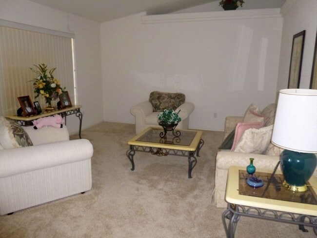 Building Photo - 3 Bedroom - 2 Bath Home