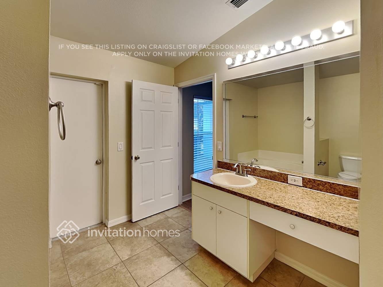 Building Photo - 2414 Bayhill Dr