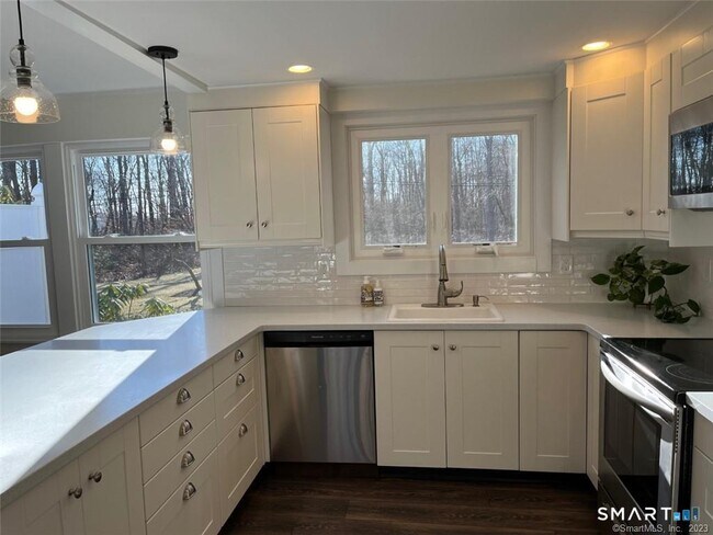 Building Photo - 115 Seir Hill Rd
