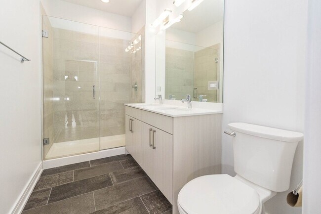 Building Photo - 1554 N Talman Ave