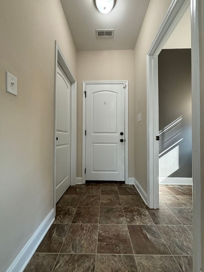 Building Photo - Sensational on Sundown