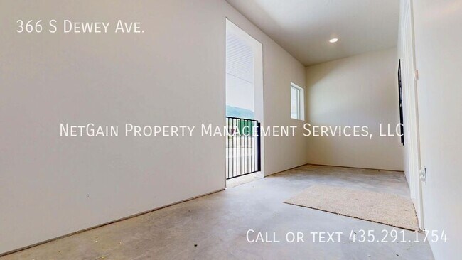 Building Photo - 366 S Dewey Ave