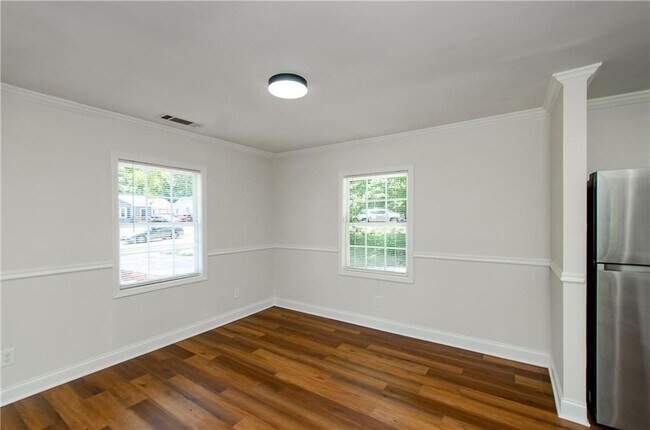 Building Photo - 4244 Lindsey Dr