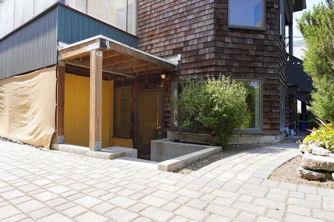 Building Photo - Beautiful Berkeley Unit!