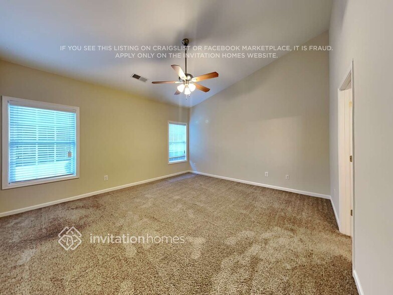 Building Photo - 1215 Chandler Ridge Dr SE