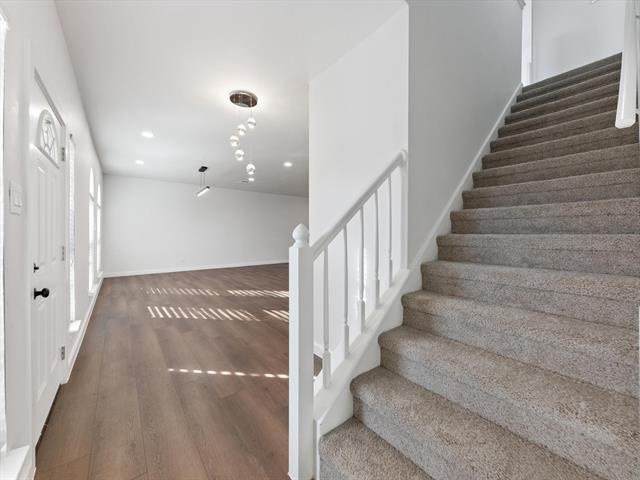 Building Photo - 2213 Loretta Ln