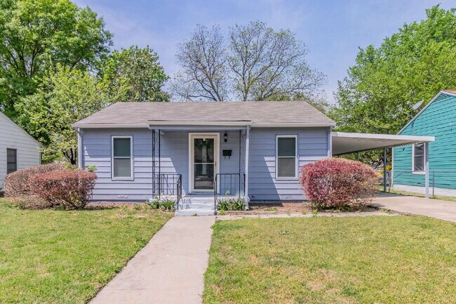 Building Photo - Beautiful home in a great location