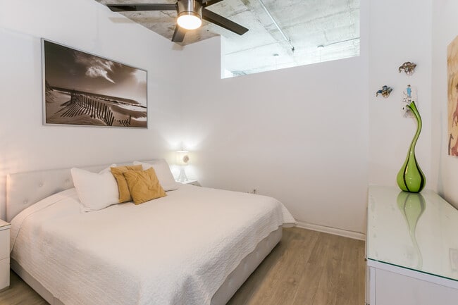 Building Photo - 2001 Biscayne Blvd