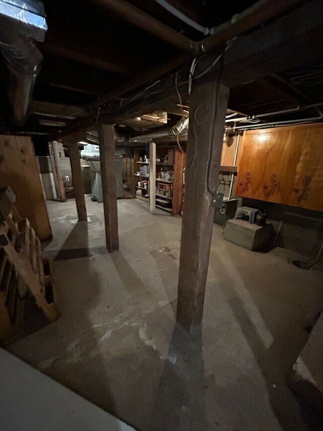 Building Photo - 4 Bedroom Home on Kalispell’s East Side – Spacious Yard & Double Garage