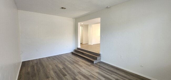 Building Photo - 664 I Ave