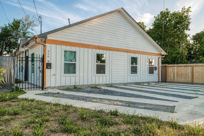 Building Photo - 336 De Haven St