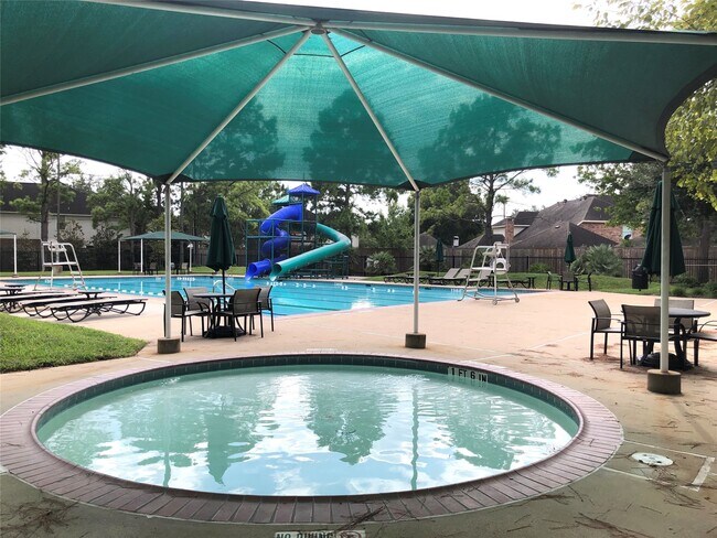 Building Photo - 18126 Somerset Knolls Ct