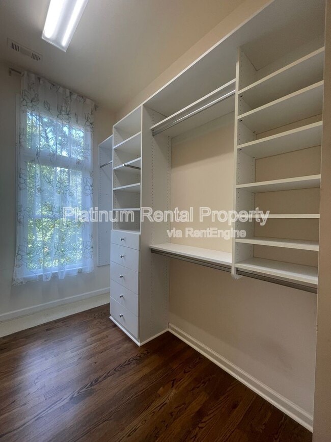 Building Photo - 1460 Wembley Ct NE