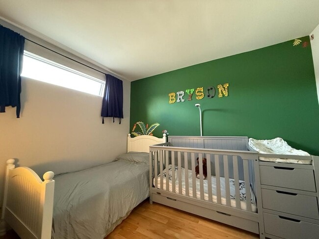 Building Photo - 386 Golfview Rd