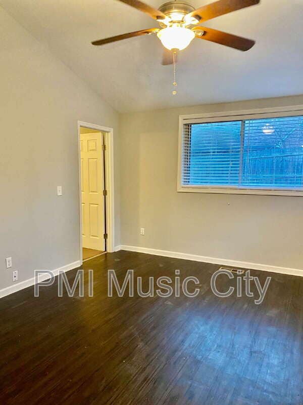 Building Photo - 197 Hicks Rd