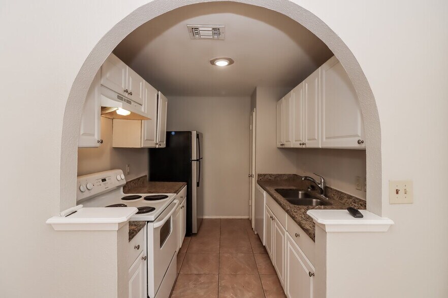 Building Photo - 17728 Northhagen Dr