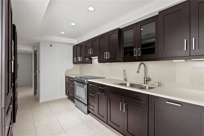 Building Photo - 3301 Bayshore Blvd