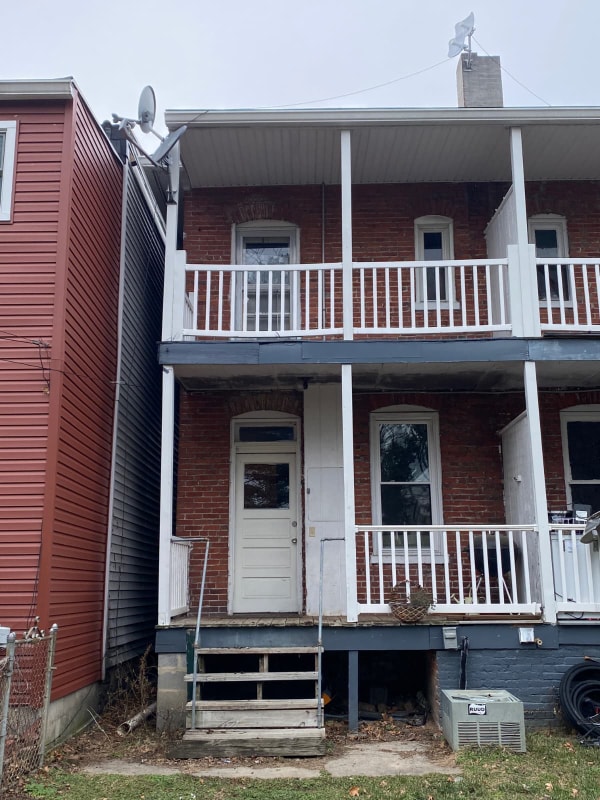 Building Photo - 136 N Locust St