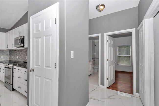 Building Photo - 14550 SW 61st Ct