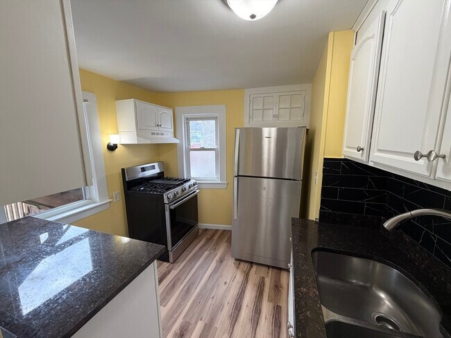 Building Photo - 79 E Main St