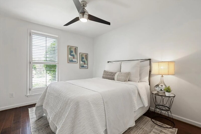 Building Photo - 723 Riverview Dr