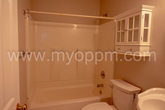 Building Photo - Beautiful 4 Bed 2 Bath Home for Rent in Mi...