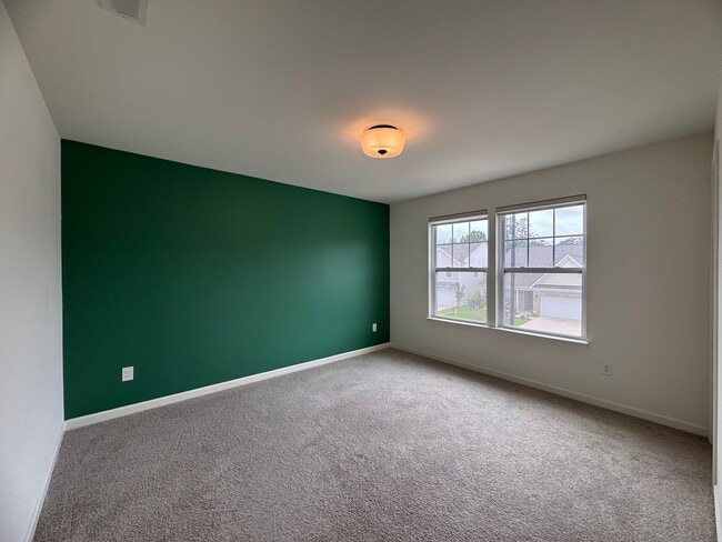Building Photo - 4BR 2.5Bath Beauty in High Point