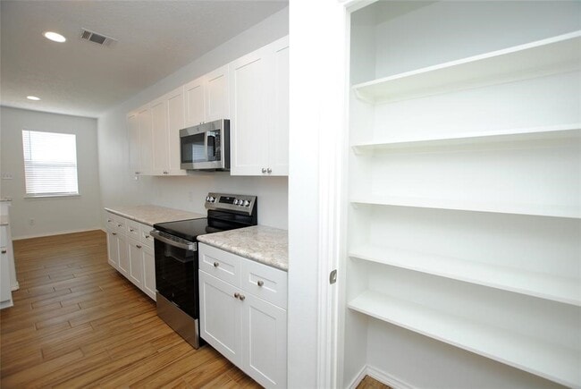 Building Photo - 3212 Victorian Manor Ln