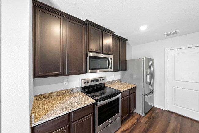 Building Photo - Modern Comfort Meets Everyday Living in This Beautifully Updated Two Story Home for Rent