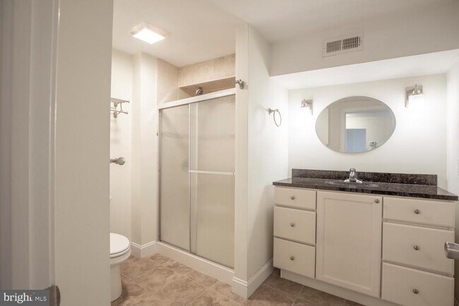 Building Photo - 30 W State St