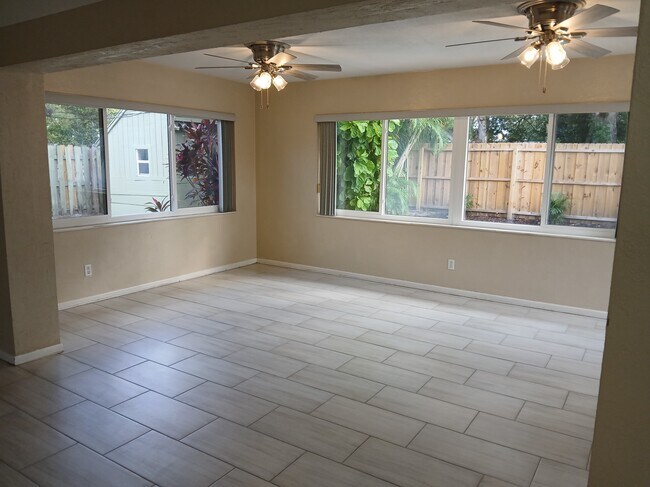 Building Photo - 5682 45th Ave N