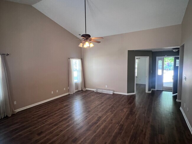 Building Photo - 29 Spring Lake Dr