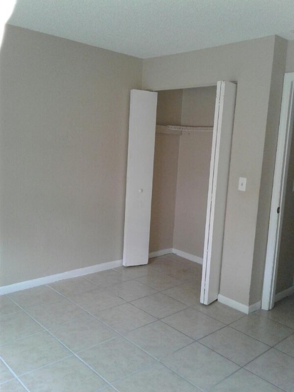 Building Photo - 512 Dade Ave