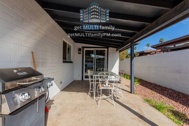 Building Photo - 515 W Pebble Beach Dr
