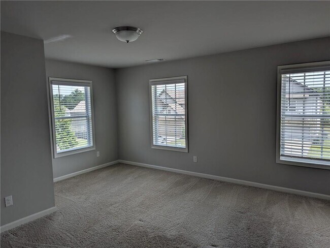 Building Photo - 4325 Altona Pl