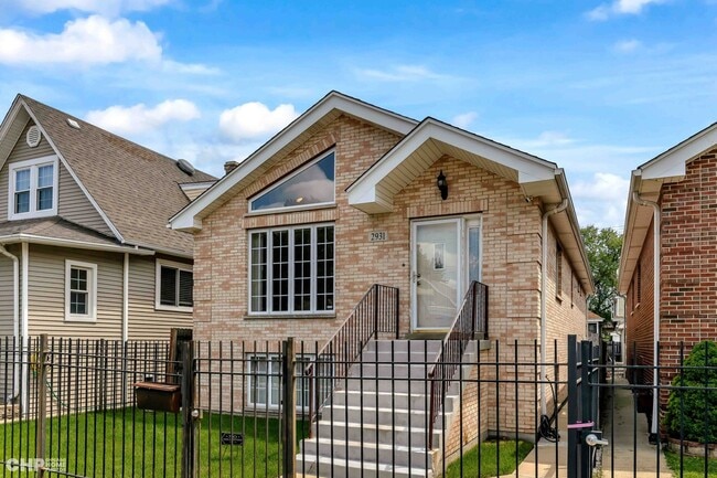 Primary Photo - 2931 N Rutherford Ave