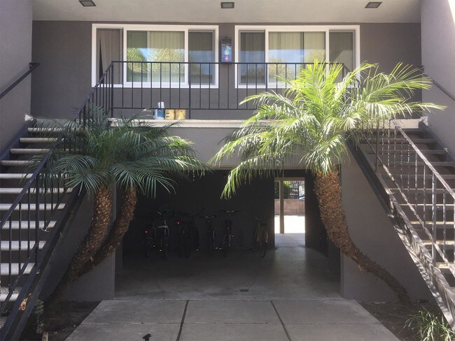 Building Photo - 6509 Seville Rd