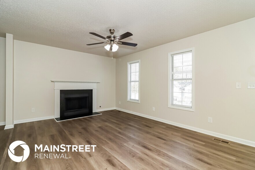 Building Photo - 211 Hampton Dr